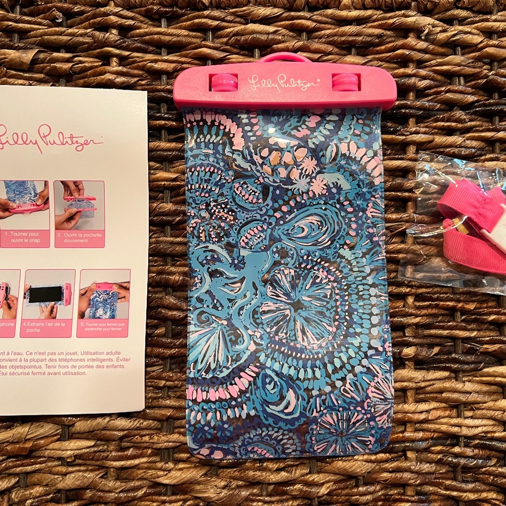 Lilly Pulitzer Water Proof Phone Case/Lanyard, Pink and Blue, NWT